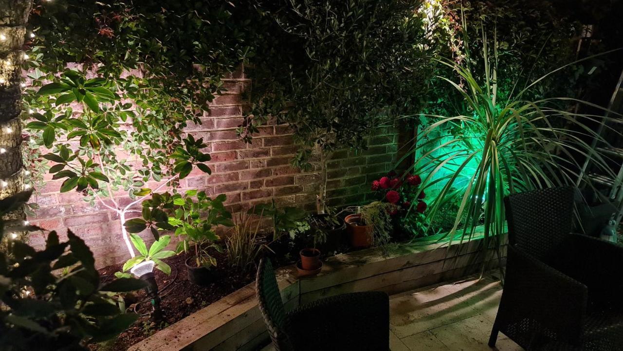 Cottage Grove Homestay Rooms Портсмут Екстер'єр фото